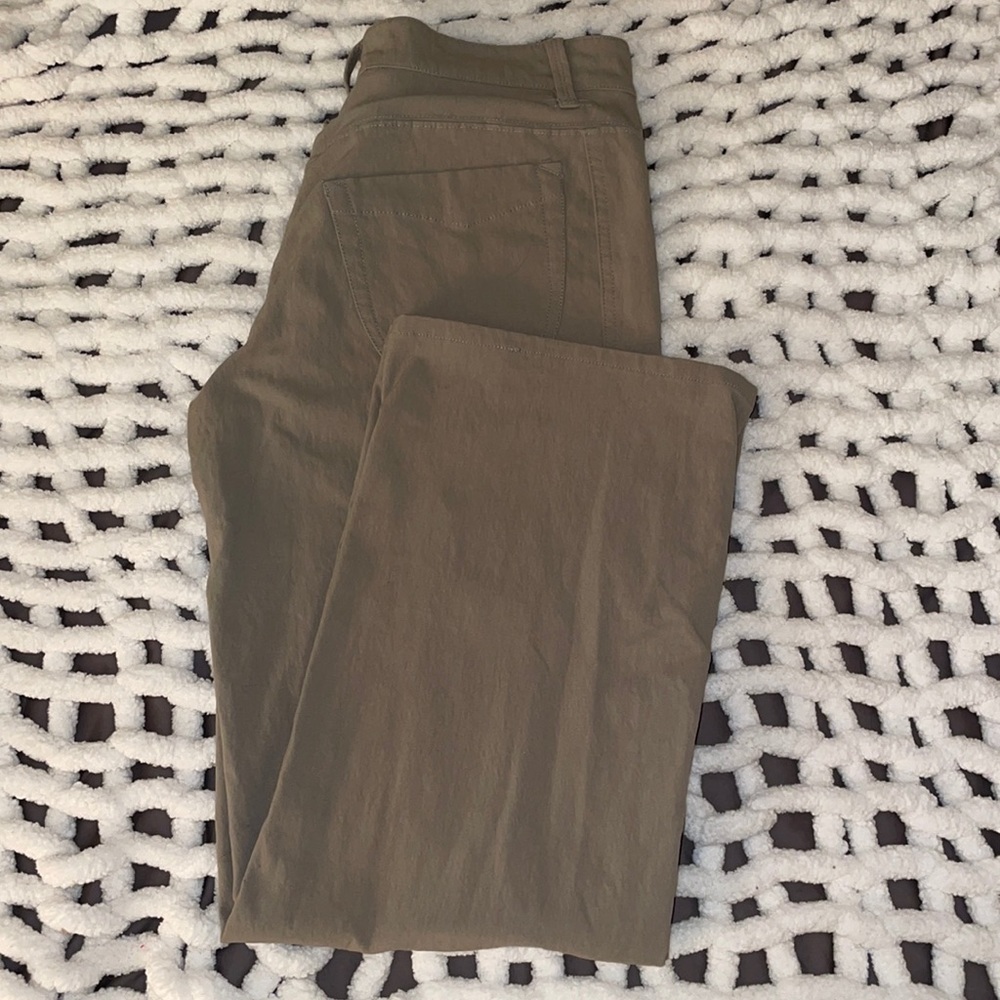 Mountain Hardwear Pants Size 6